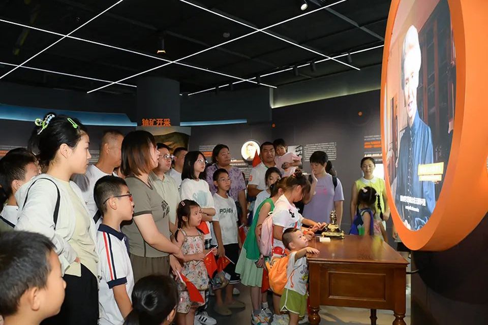 新之航打造的全國(guó)首個(gè)核醫(yī)療科技館火爆“出圈”，煙臺(tái)核醫(yī)療科技館成為全國(guó)“網(wǎng)紅”打卡地